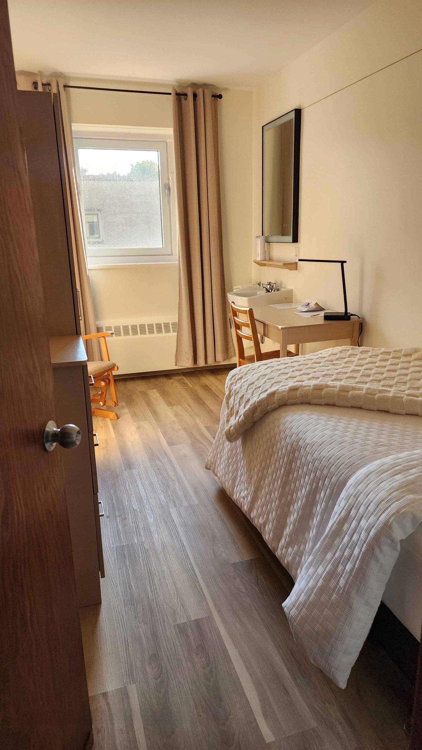 Intérieur d'une chambre au Centre de spiritualité des Ursulines.
